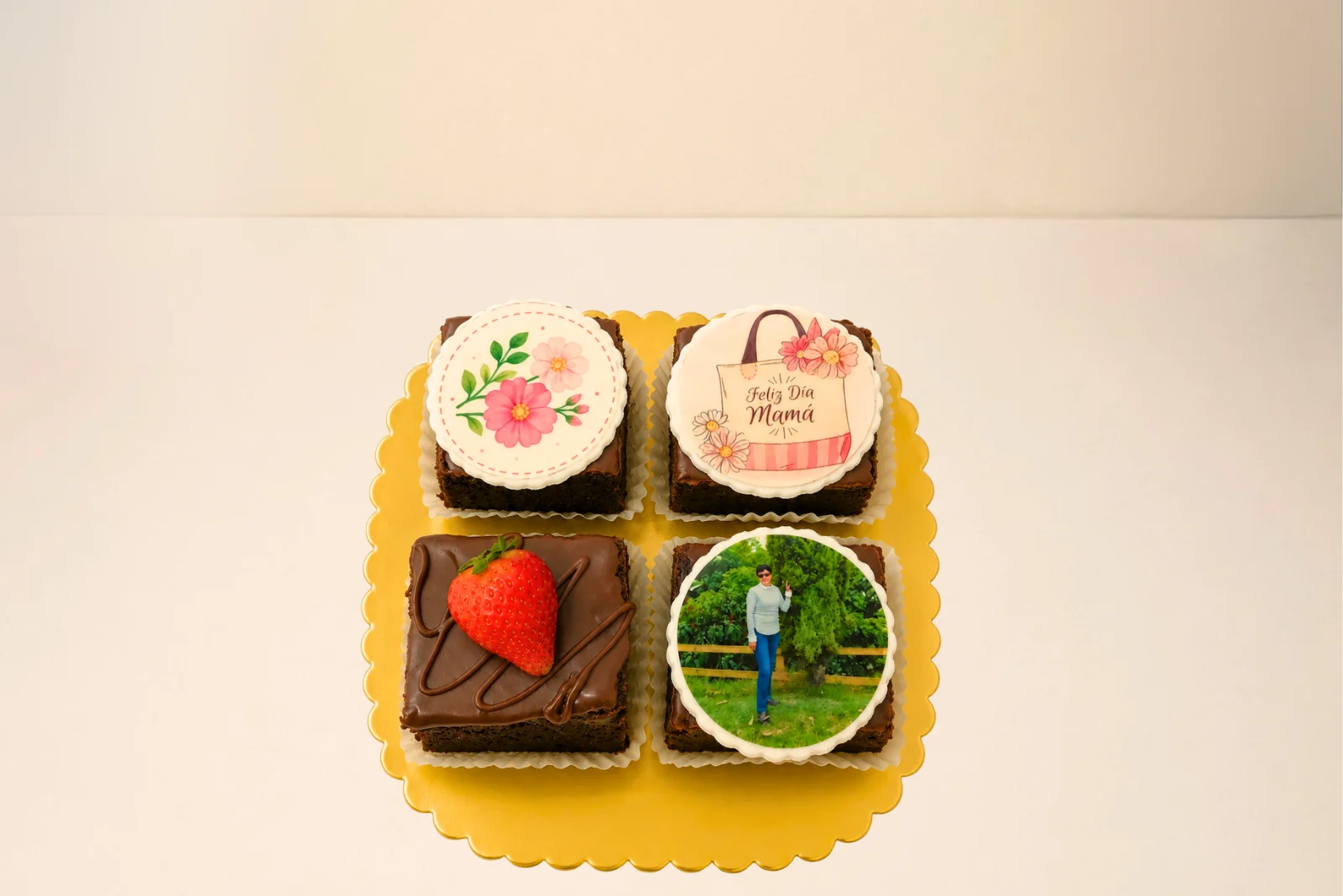 Pastelería artesanal para celebraciones: Tendencias de diseño y sabores que están de moda en 2026 brownies personalizados mes madre mostrador